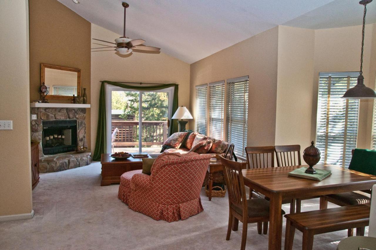 The Lodge At Old Kinderhook Camdenton Bagian luar foto