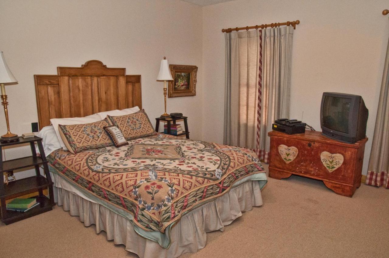 The Lodge At Old Kinderhook Camdenton Bagian luar foto